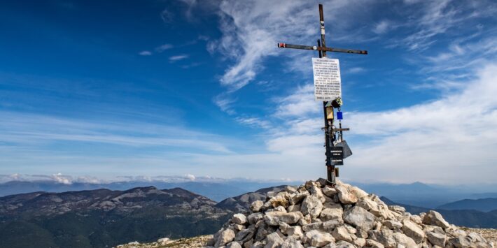 ll monte Semprevisa (1536 metri),colorata d’autunno.