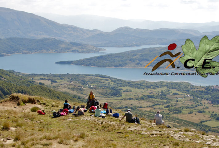 MONTI DELLA LAGA: IL LAGO DI CAMPOTOSTO