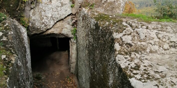 MERAVIGLIE DELLA TUSCIA: DA VITORCHIANO AL MONUMENTO NATURALE DI CORVIANO CON ARCHEOLOGA!