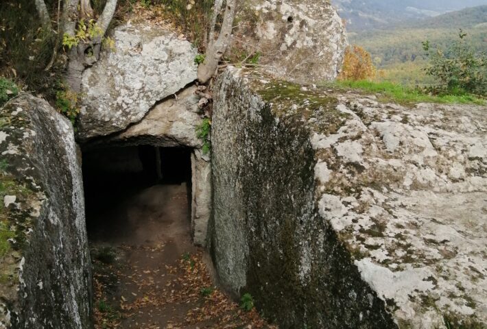 MERAVIGLIE DELLA TUSCIA: DA VITORCHIANO AL MONUMENTO NATURALE DI CORVIANO CON ARCHEOLOGA!