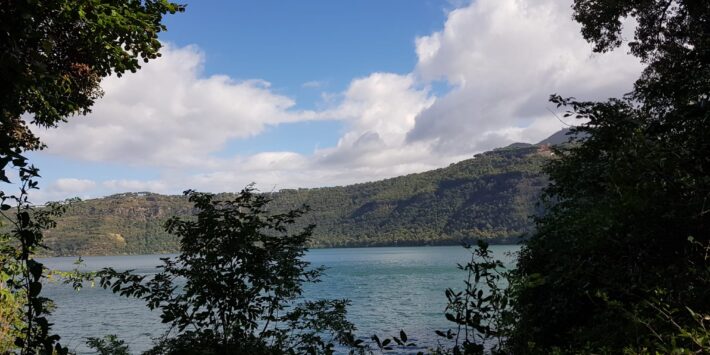 Lago Albano con Nomostrek