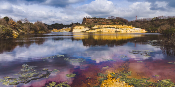 Trekking fotografico tra i laghetti colorati e degustazione in vigna